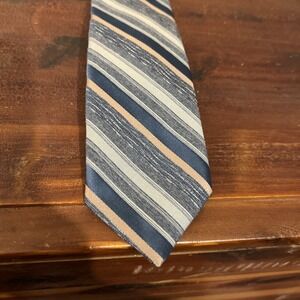 Vintage Wembley Men's Necktie‎ Blue Striped  Polyester Silk Blend Tie